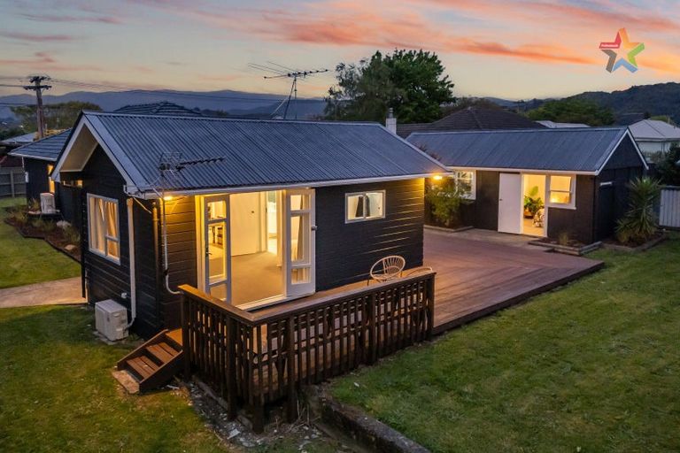 Photo of property in 1 Davis Crescent, Elderslea, Upper Hutt, 5018