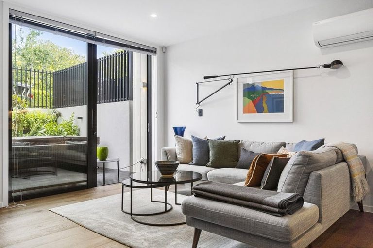 Photo of property in 2 Reid Lane, Wallaceville, Upper Hutt, 5018