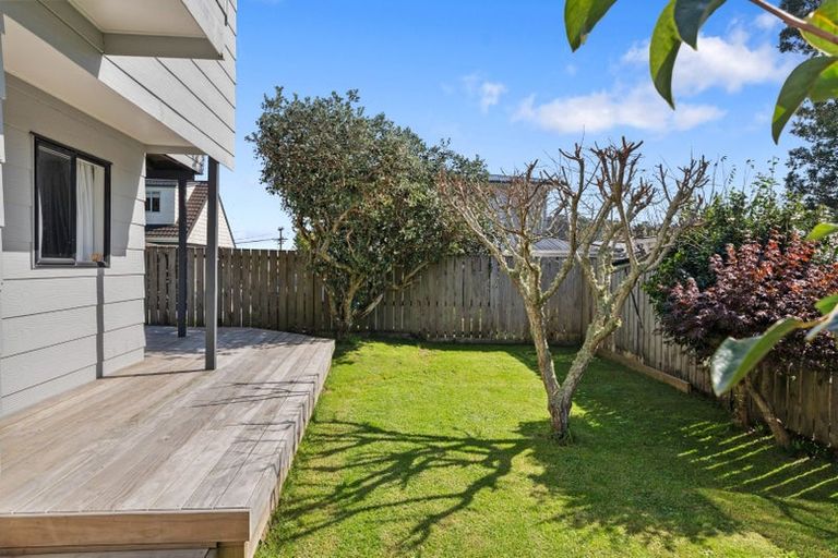 Photo of property in 2/12 Gazelle Avenue, Beach Haven, Auckland, 0626