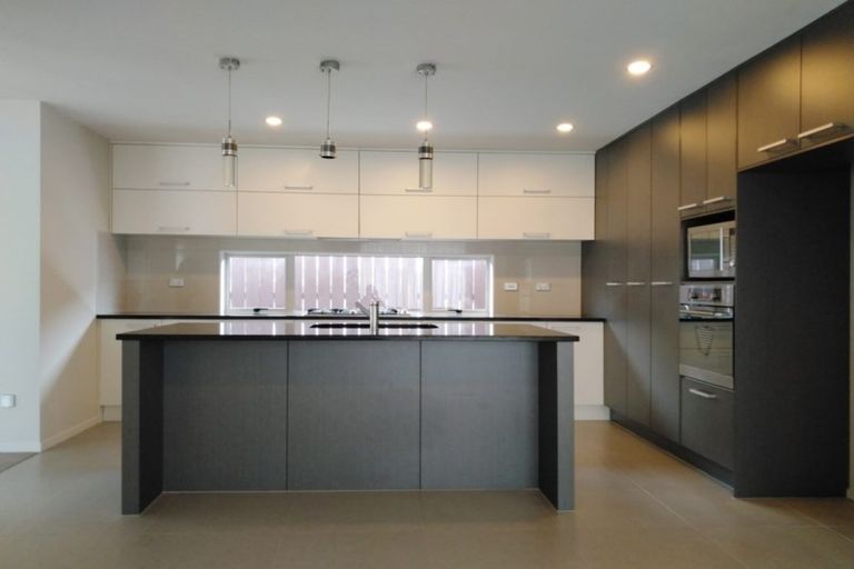 Photo of property in 9 Bushpark Place, Flat Bush, Auckland, 2016