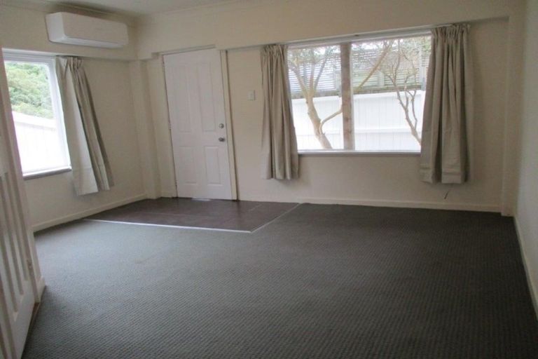 Photo of property in 15a Onslow Road, Khandallah, Wellington, 6035