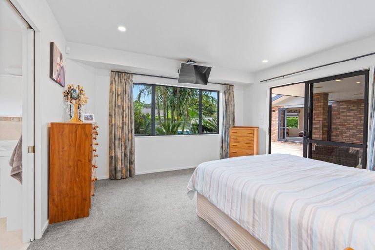 Photo of property in 16 Cairn Way, Te Kamo, Kamo, 0185