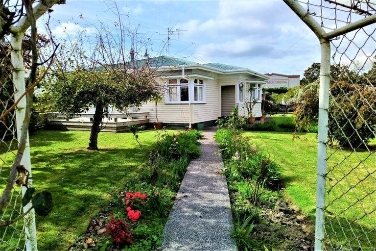 Photo of property in 11 Darlington Street, Ngatea, 3503