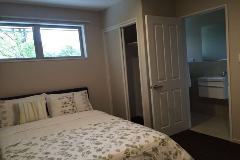 Photo of property in 98 Rattray Street, Riccarton, Christchurch, 8041