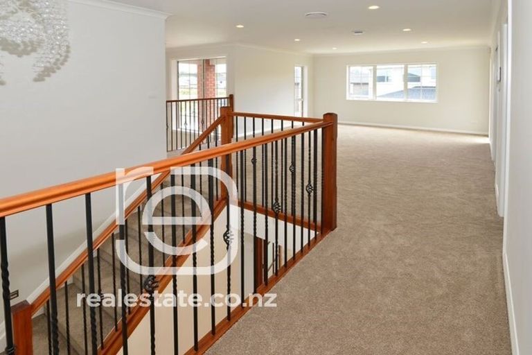 Photo of property in 68 Huntington Park Drive, Greenhithe, Auckland, 0632