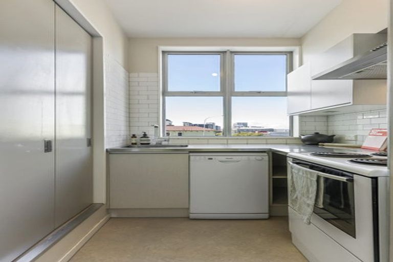 Photo of property in 31 Karo Drive, Te Aro, Wellington, 6011