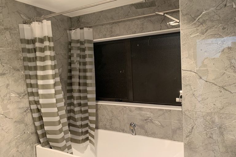 Photo of property in 45 Makora Road, Massey, Auckland, 0614