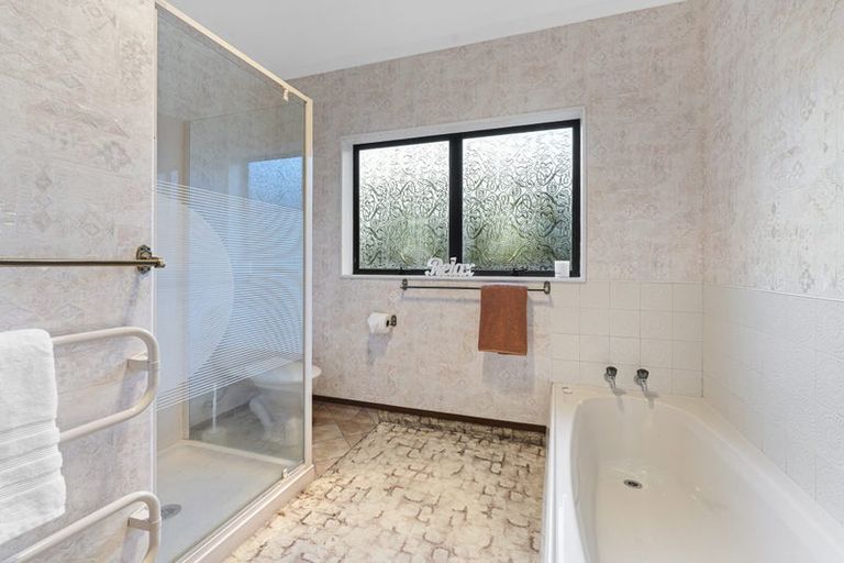 Photo of property in 11 Kellyville Heights, Merrilands, New Plymouth, 4312