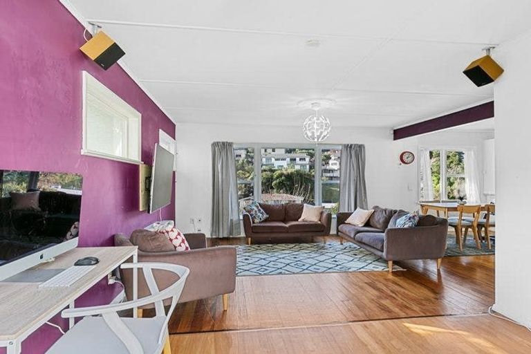 Photo of property in 136 Broderick Road, Johnsonville, Wellington, 6037