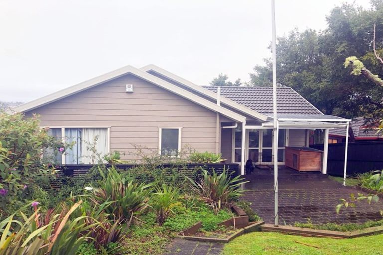 Photo of property in 121 West Harbour Drive, West Harbour, Auckland, 0618