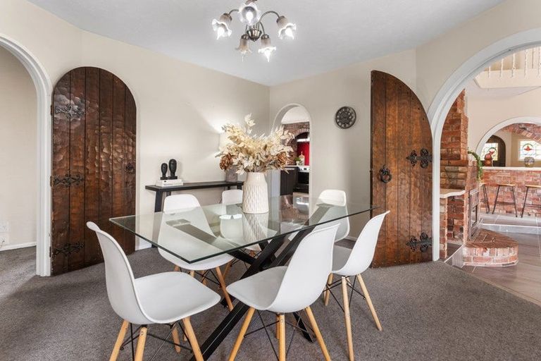 Photo of property in 15 Hawkswood Place, Avonhead, Christchurch, 8042