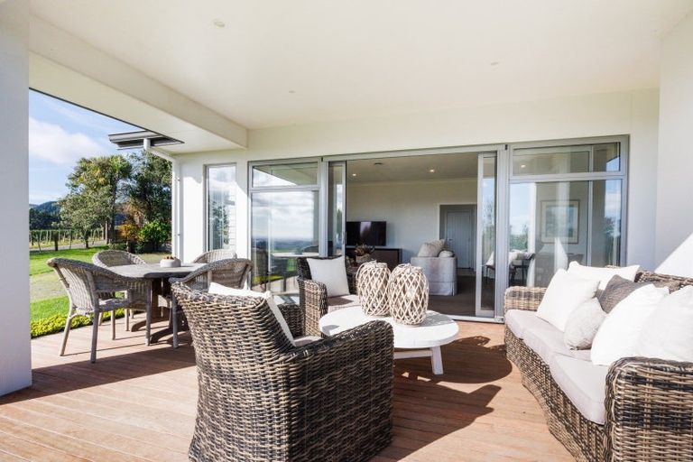 Photo of property in 12 Fleetwood Lane, Turitea, Palmerston North, 4472