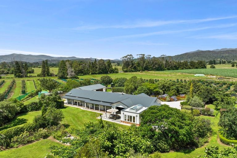 Photo of property in 120 Patons Rock Road, Patons Rock, Takaka, 7182