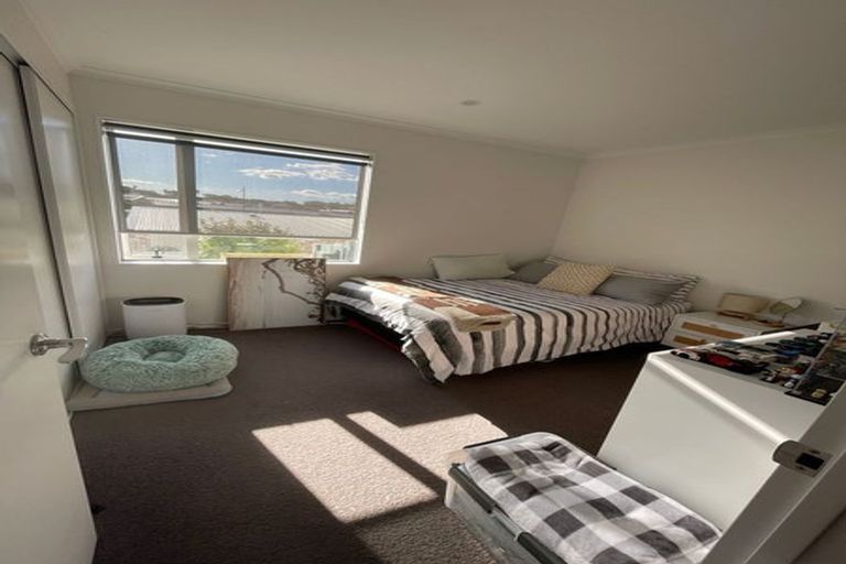 Photo of property in 36 Owen Chapman Drive, Red Beach, 0932