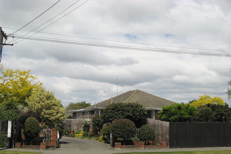 Photo of property in 216 Grahams Road, Burnside, Christchurch, 8053