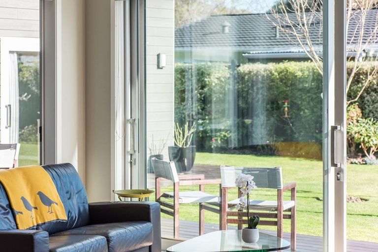 Photo of property in 74 Nimmo Avenue East, Waikanae, 5036