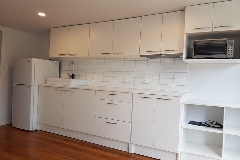 Photo of property in 6 Eaglen Place, Howick, Auckland, 2010