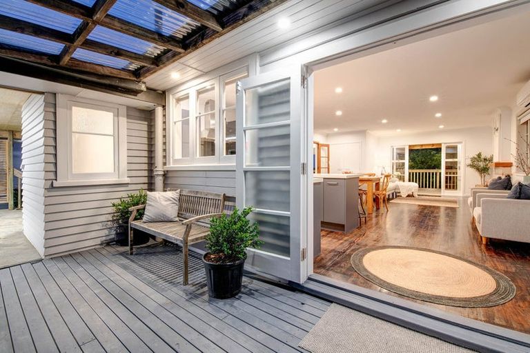 Photo of property in 3 Moffat Road, Red Beach, 0932