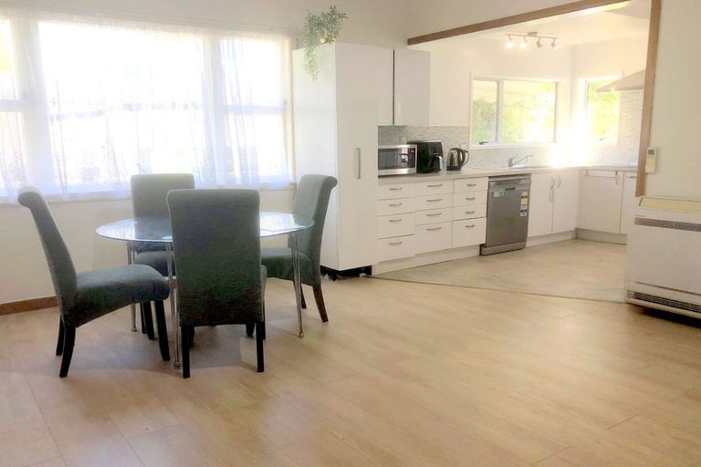 Photo of property in 6 Church Street, Waipawa, 4210