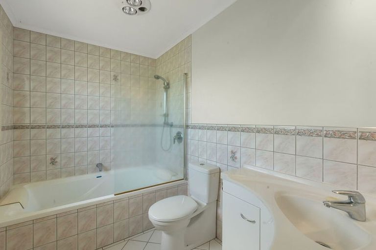 Photo of property in 17 Athenree Road, Athenree, Katikati, 3177