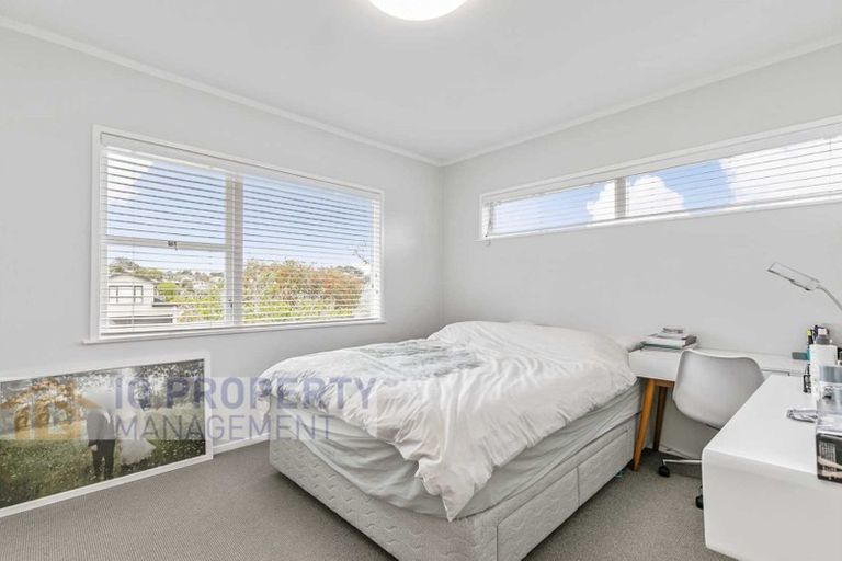 Photo of property in 46 Woodstock Road, Forrest Hill, Auckland, 0620