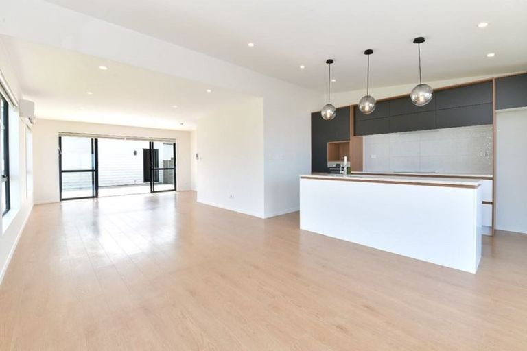 Photo of property in 58 Ascension Crescent, Orewa, 0931