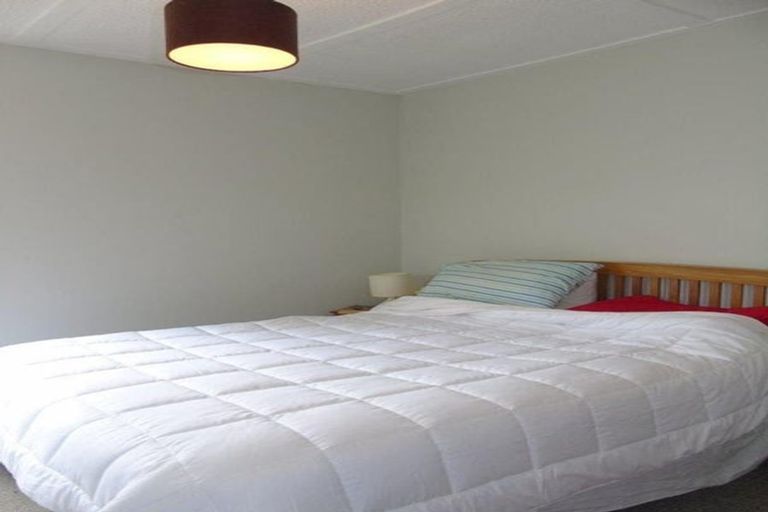 Photo of property in 12 Harland Street, Brooklyn, Wellington, 6021