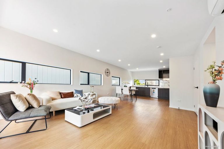 Photo of property in 10d White Heron Drive, Massey, Auckland, 0614