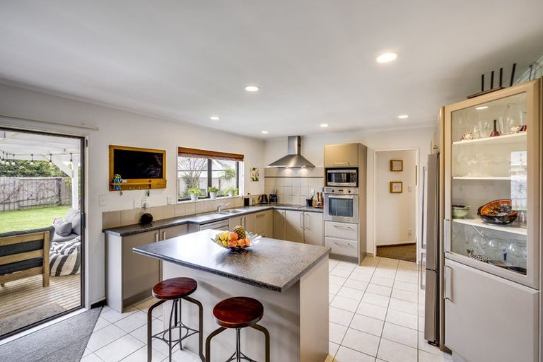 Photo of property in 4 Hetley Crescent, Taradale, Napier, 4112