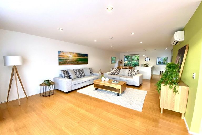 Photo of property in 54 Saddleback Grove, Karori, Wellington, 6012