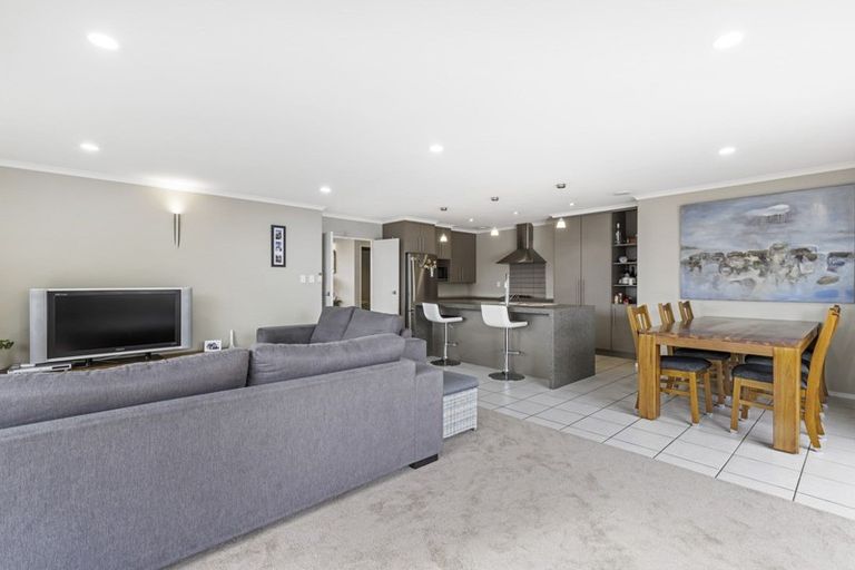 Photo of property in 15 Parkwood Place, Huntington, Hamilton, 3210