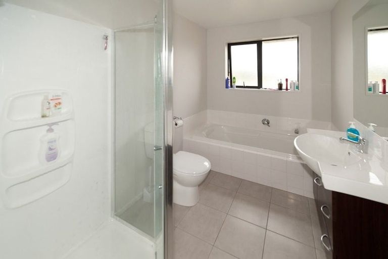 Photo of property in 1 Duggan Close, Rolleston, 7614