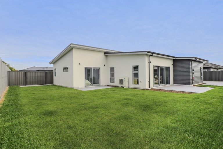 Photo of property in 9 Cassin Place, Taradale, 4112