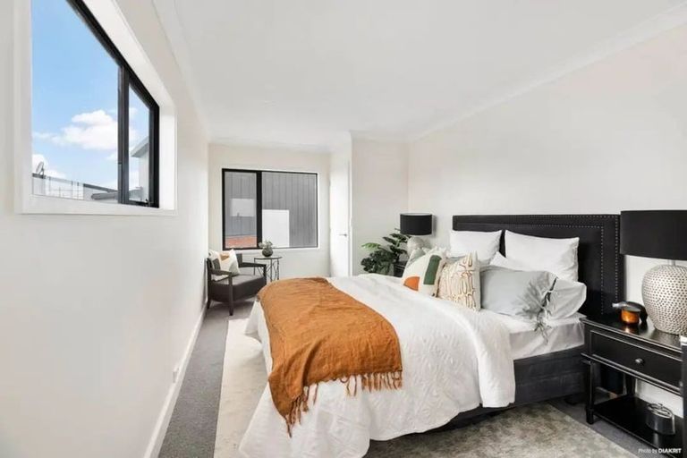 Photo of property in 42 Parkwood Avenue, Westgate, Auckland, 0614