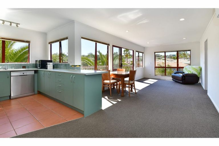 Photo of property in 29a Matai Road, Stanmore Bay, Whangaparaoa, 0932
