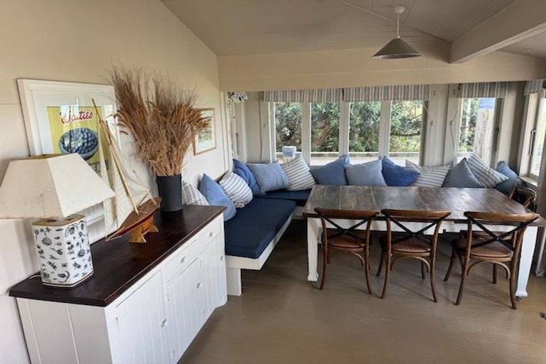 Photo of property in 13 Moori Road, Waimarama, 4294