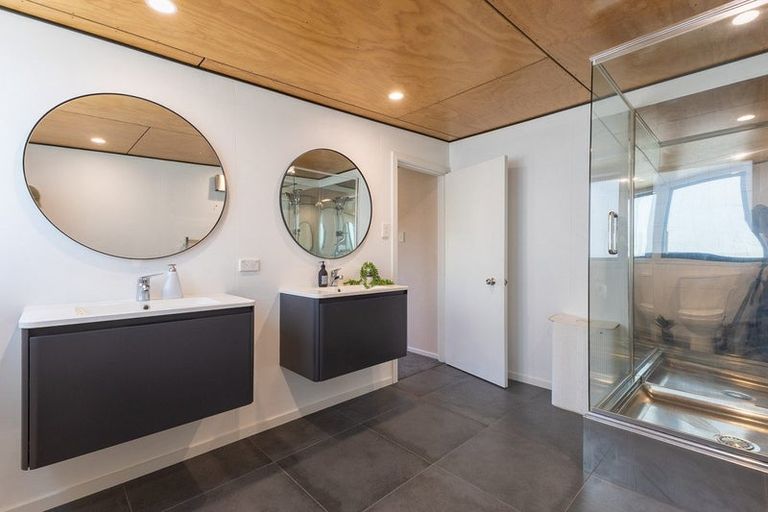 Photo of property in 198-200 Maungakotukutuku Road, Paraparaumu, 5032