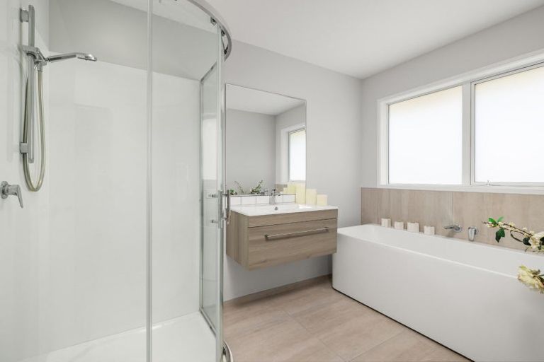 Photo of property in 49ra Oceana Drive, Welcome Bay, Tauranga, 3175