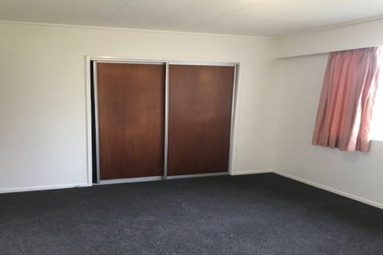 Photo of property in 210f4 Newlands Road, Newlands, Wellington, 6037