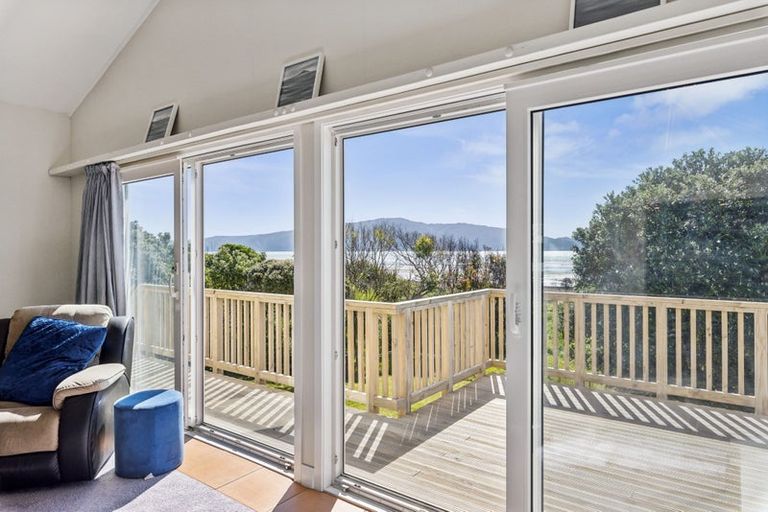 Photo of property in 7 Nuhaka Place, Paraparaumu Beach, Paraparaumu, 5032