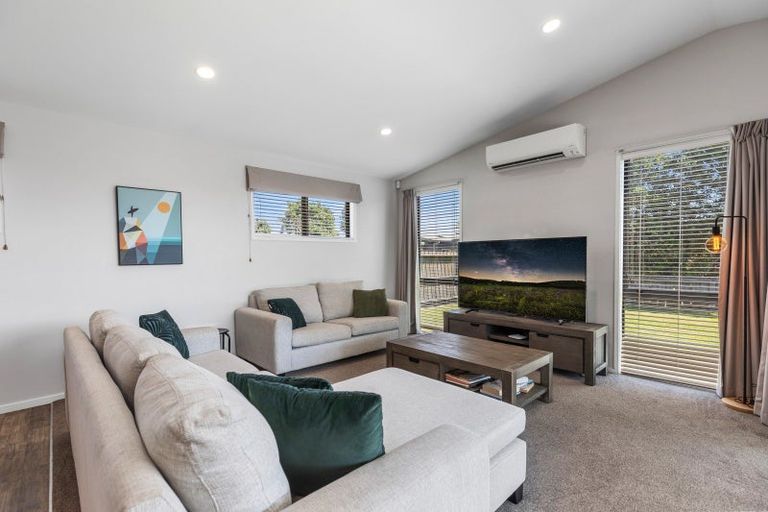 Photo of property in 15 Coprosma Close, Papamoa Beach, Papamoa, 3118