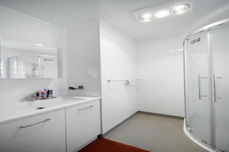 Photo of property in 8 Plumley Crescent, Mangere, Auckland, 2022