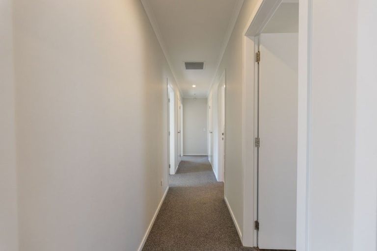 Photo of property in 6 Corsica Court, Fitzherbert, Palmerston North, 4410