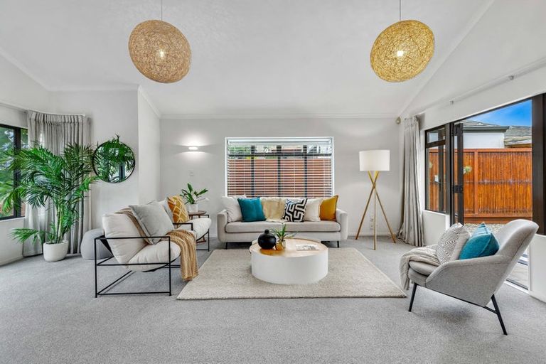 Photo of property in 11 Huntaway Lane, Te Atatu Peninsula, Auckland, 0610