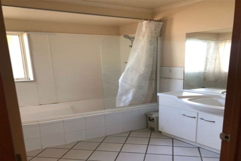 Photo of property in 2/35 Fenton Street, Papatoetoe, Auckland, 2025