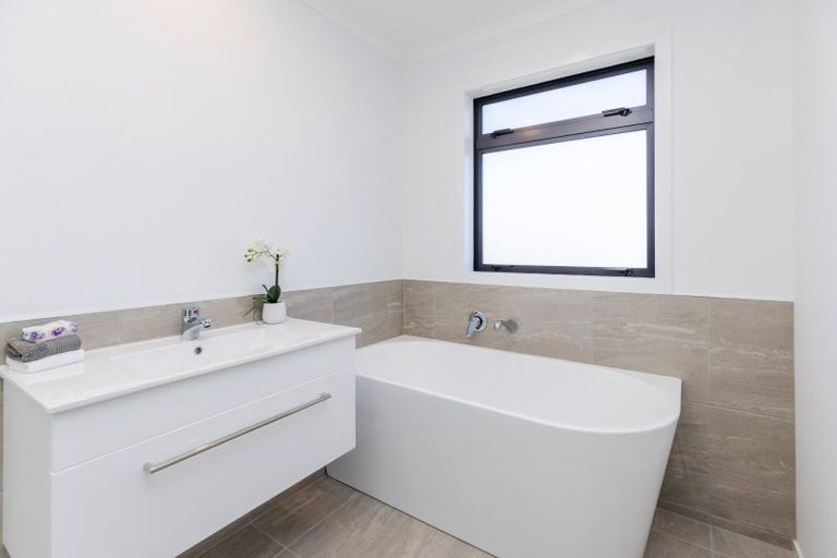 Photo of property in 2 Pukaki Road, Mangere, Auckland, 2022