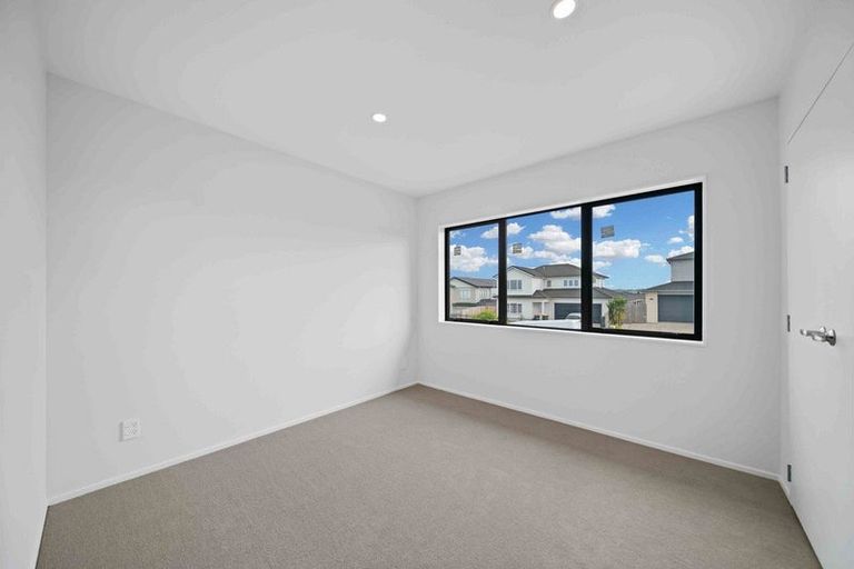 Photo of property in 17 Nola Dawn Avenue, Papakura, 2110