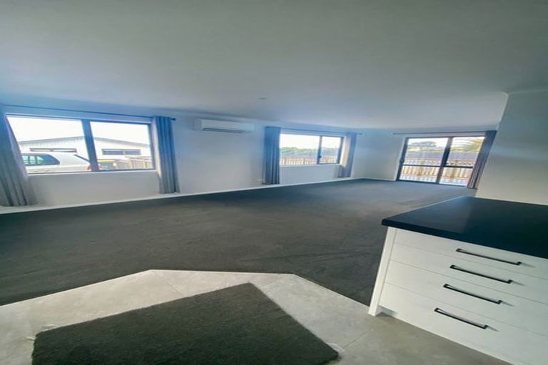 Photo of property in 9a Rishworth Avenue, Stanmore Bay, Whangaparaoa, 0932