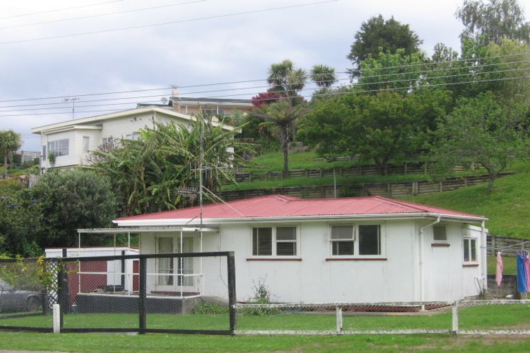 Photo of property in 21 Omokoroa Road, Omokoroa, 3114
