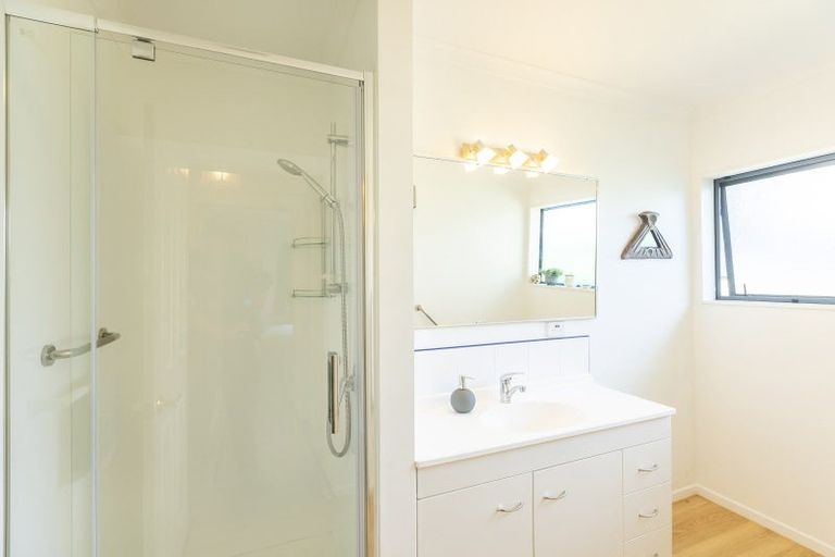 Photo of property in 29 Rifleman Lane, Paraparaumu Beach, Paraparaumu, 5032